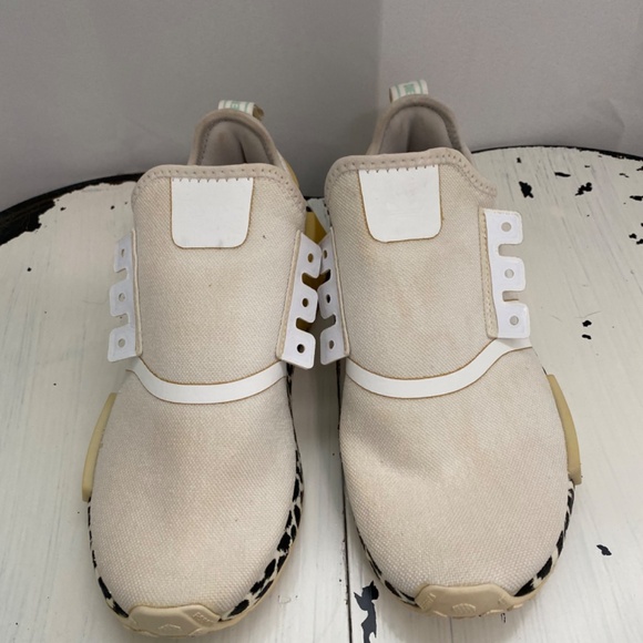 Adidas Originals Women's NMD_R1 Sneaker Ecru Black Leopard Print - Picture 4 of 8